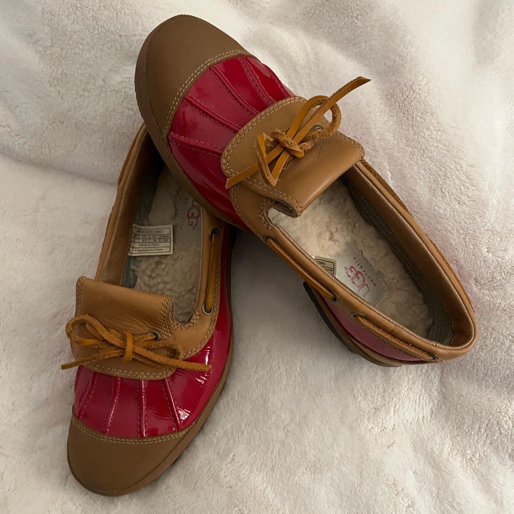 Ugg | Ashdale rain shoes/ duck shoes in red with tan leather.